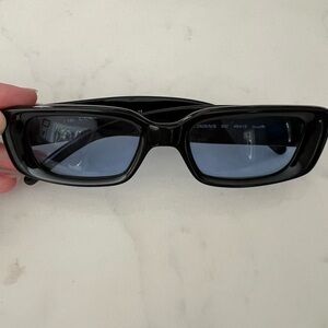 Vintage 90s Gucci sunnies with blue tint